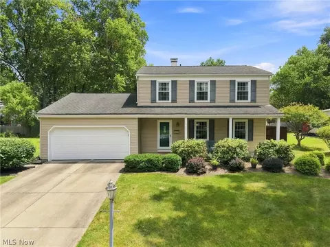 4185 Claridge Dr, Youngstown, OH 44511