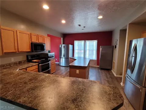Kitchen - 124 Slate Dr, Berea, OH 44017 photo 1 of 3