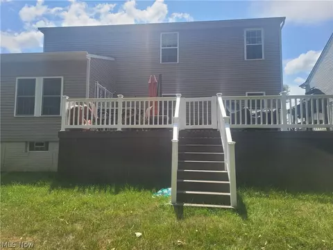 Exterior - 124 Slate Dr, Berea, OH 44017 photo 2 of 2
