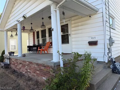 415 W 8th St, Dover, OH 44622 photo 3