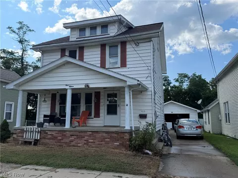 415 W 8th St, Dover, OH 44622 photo 2