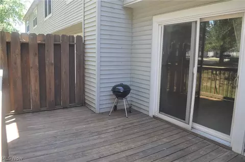 Exterior - 1193 Pinecrest Pl #E, Willoughby, OH 44094 photo 3 of 5