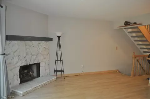 Living - 1193 Pinecrest Pl #E, Willoughby, OH 44094 photo 4 of 4