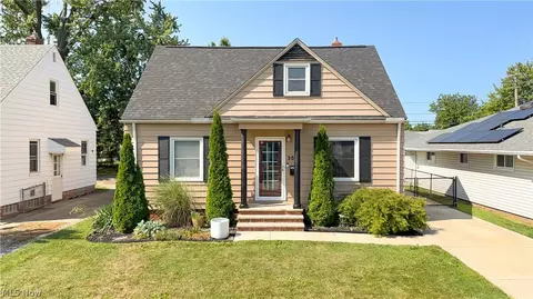 356 E 329th St, Willowick, OH 44095