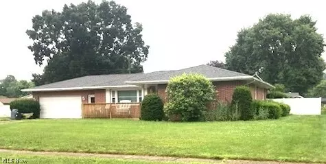 1114 2nd St SW, New Philadelphia, OH 44663
