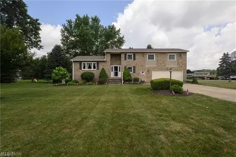 6775 Lake Cable Ave NW, North Canton, OH 44720