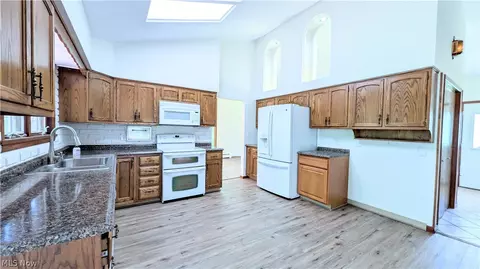 Kitchen - 1305 Garrison Rd, Ashtabula, OH 44004 photo 2 of 4