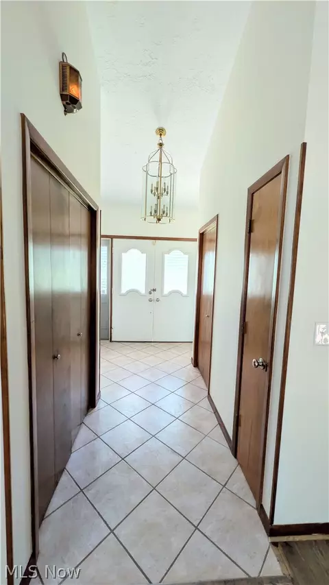 Entry Way - 1305 Garrison Rd, Ashtabula, OH 44004 photo 1 of 3