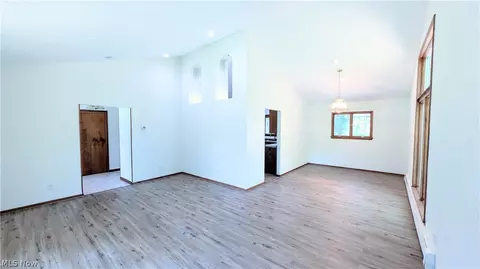 Living - 1305 Garrison Rd, Ashtabula, OH 44004 photo 2 of 4
