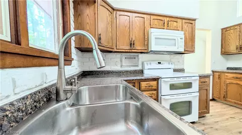 Kitchen - 1305 Garrison Rd, Ashtabula, OH 44004 photo 3 of 4