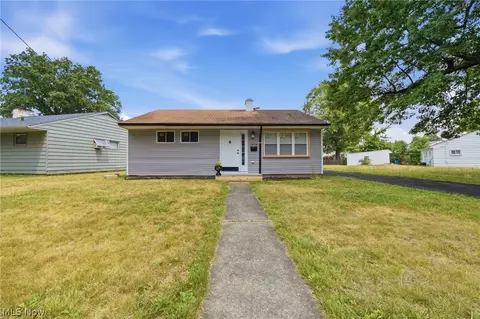 1975 Rookwood Rd, Cleveland, OH 44112