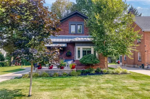 168 Castle Blvd, Akron, OH 44313