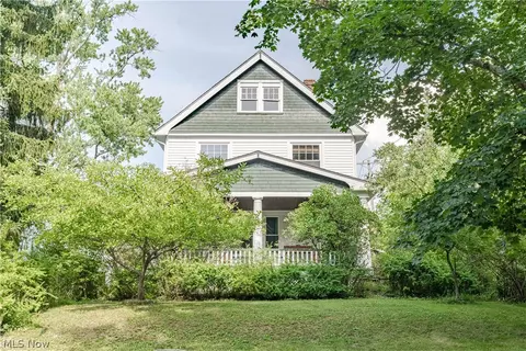 2661 Idlewood Rd, Cleveland Heights, OH 44118