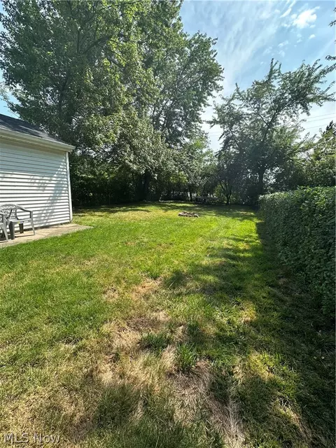 Exterior - 1566 E 204 St E, Euclid, OH 44117 photo 5 of 6