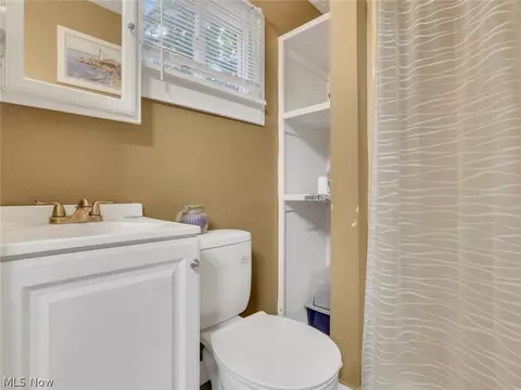Bath - 130 Harris St, Lodi, OH 44254 photo 3 of 3