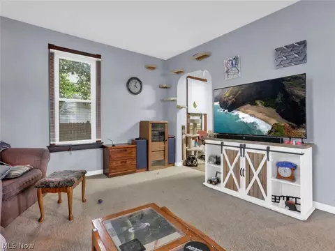 Living - 130 Harris St, Lodi, OH 44254 photo 2 of 3