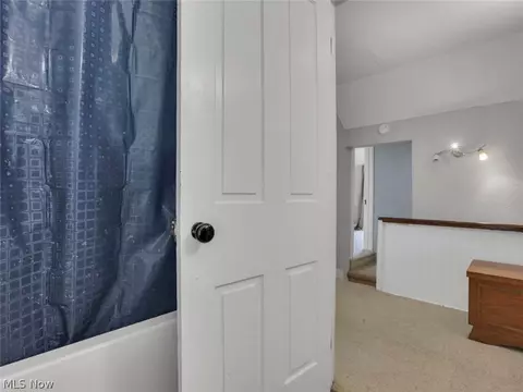 Entry Way - 130 Harris St, Lodi, OH 44254 photo 6 of 6