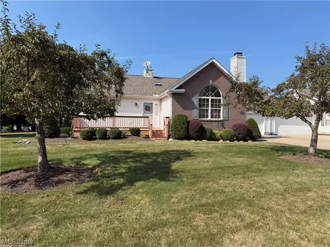 7563 Monterey Bay Dr #5, Mentor On The Lake, OH 44060
