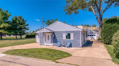 419 Miami Pl, Huron, OH 44839