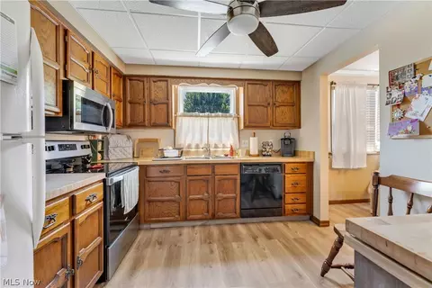 Kitchen - 900 Pearson Cir #1, Boardman, OH 44512 photo 1 of 2
