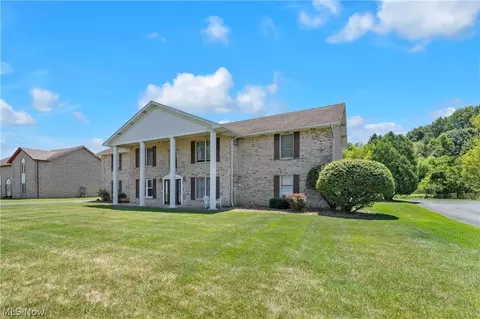 Exterior - 900 Pearson Cir #1, Boardman, OH 44512 photo 2 of 5