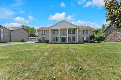 Exterior - 900 Pearson Cir #1, Boardman, OH 44512 photo 1 of 5