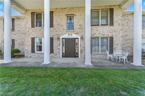 Exterior - 900 Pearson Cir #1, Boardman, OH 44512 photo 3 of 5
