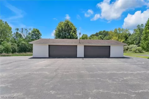 Exterior - 900 Pearson Cir #1, Boardman, OH 44512 photo 5 of 5
