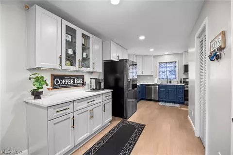 Kitchen - 333 Olive St, Elyria, OH 44035 photo 4 of 4