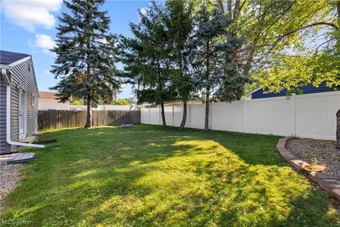 Exterior - 333 Olive St, Elyria, OH 44035 photo 6 of 6
