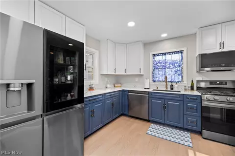 Kitchen - 333 Olive St, Elyria, OH 44035 photo 2 of 4