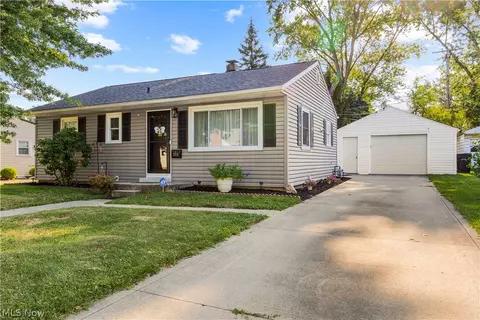 Exterior - 333 Olive St, Elyria, OH 44035 photo 2 of 6
