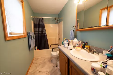 Bath - 7005 Fee Rd, Rome, OH 44085 photo 2 of 3