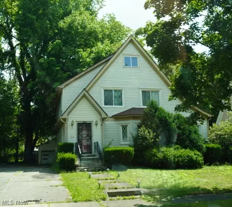 531 Sunset View Dr, Akron, OH 44320