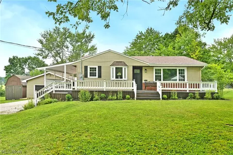 3121 Williams St NW, Warren, OH 44481