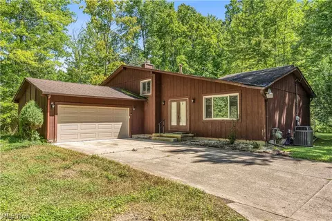 27371 Bagley Rd, Olmsted Twp, OH 44138