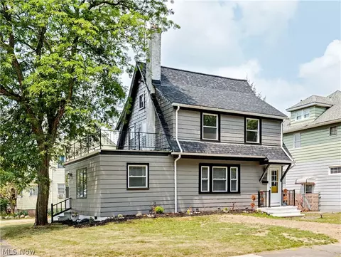 4802 Edgepark Dr, Garfield Heights, OH 44125