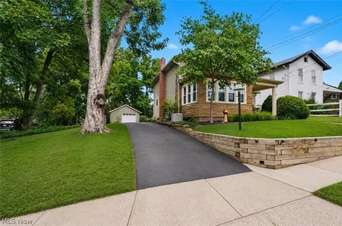 452 Market St E, Canal Fulton, OH 44614