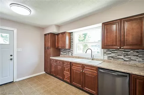 Kitchen - 1102 Diagonal Rd, Akron, OH 44320 photo 1 of 3