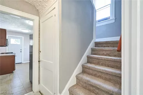 Entry Way - 1102 Diagonal Rd, Akron, OH 44320 photo 1 of 2