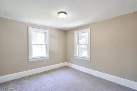 Bedroom - 1102 Diagonal Rd, Akron, OH 44320 photo 1 of 3