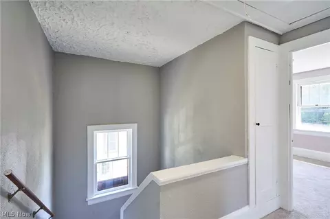 Entry Way - 1102 Diagonal Rd, Akron, OH 44320 photo 2 of 2