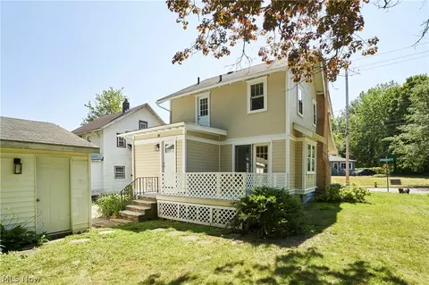 Exterior - 1102 Diagonal Rd, Akron, OH 44320 photo 1 of 4