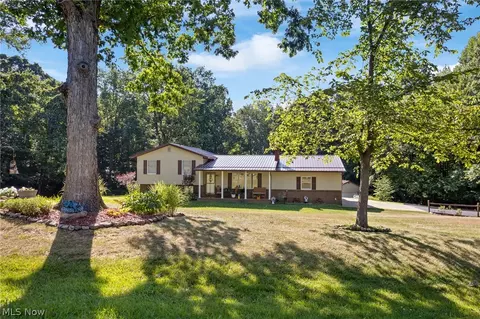 9234 Bailey Rd NE, Bolivar, OH 44612