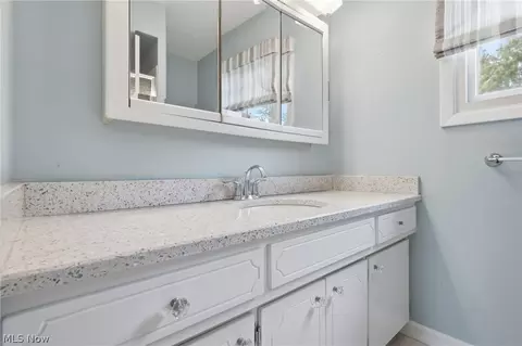Bath - 7000 Drexel Dr, Seven Hills, OH 44131 photo 1 of 3