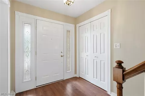 Entry Way - 7000 Drexel Dr, Seven Hills, OH 44131 photo 4 of 8
