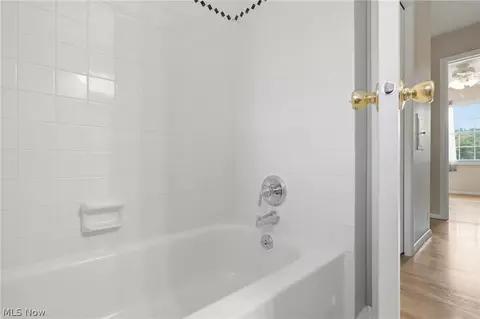 Bath - 7000 Drexel Dr, Seven Hills, OH 44131 photo 3 of 3