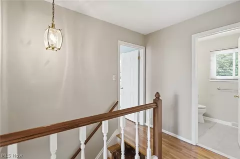 Entry Way - 7000 Drexel Dr, Seven Hills, OH 44131 photo 7 of 8