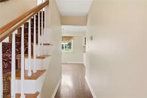 Entry Way - 7000 Drexel Dr, Seven Hills, OH 44131 photo 5 of 8