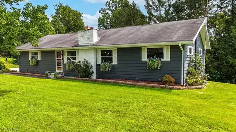 16 Cutlip Rd, Parkersburg, WV 26104